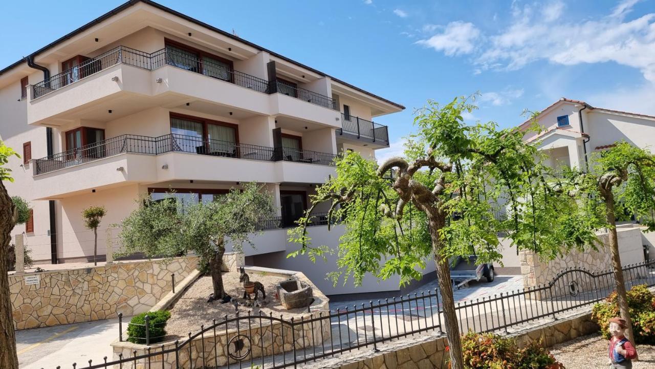 Villa Vista Малинска Экстерьер фото